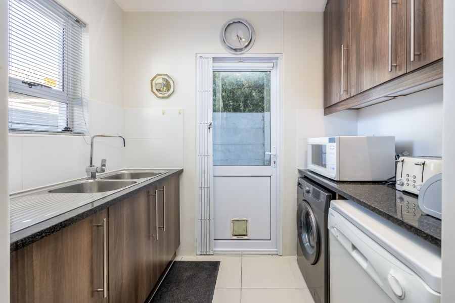 3 Bedroom Property for Sale in Sunningdale Western Cape